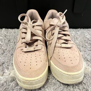 Nike AIR FORCE 1 SAGE LOW Women’s Blush Pink Size 5
